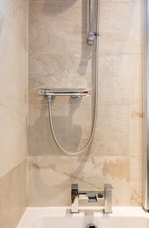 Bathroom - The Raven (Crianlarich)