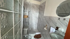 Appartement, balcon, vue ville | Salle de bain