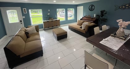 Cozy 1-bedroom in beautiful Clute with AC