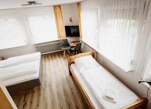 Unclassified image, 3 of 29, button - Hotel-restaurant Zum Schwalbennest (Alsfeld)