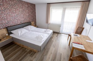 Unclassified image, 5 of 29, button - Hotel-restaurant Zum Schwalbennest (Alsfeld)