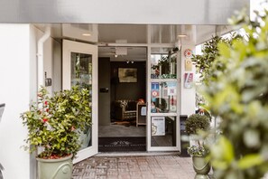 View from property - Hotel Restaurant Belvv Dv Re (Schoonhoven)