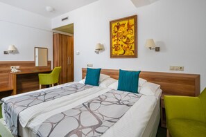 Room - Hotel Kiss (Tata)