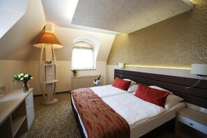 Room - Hotel Kiss (Tata)