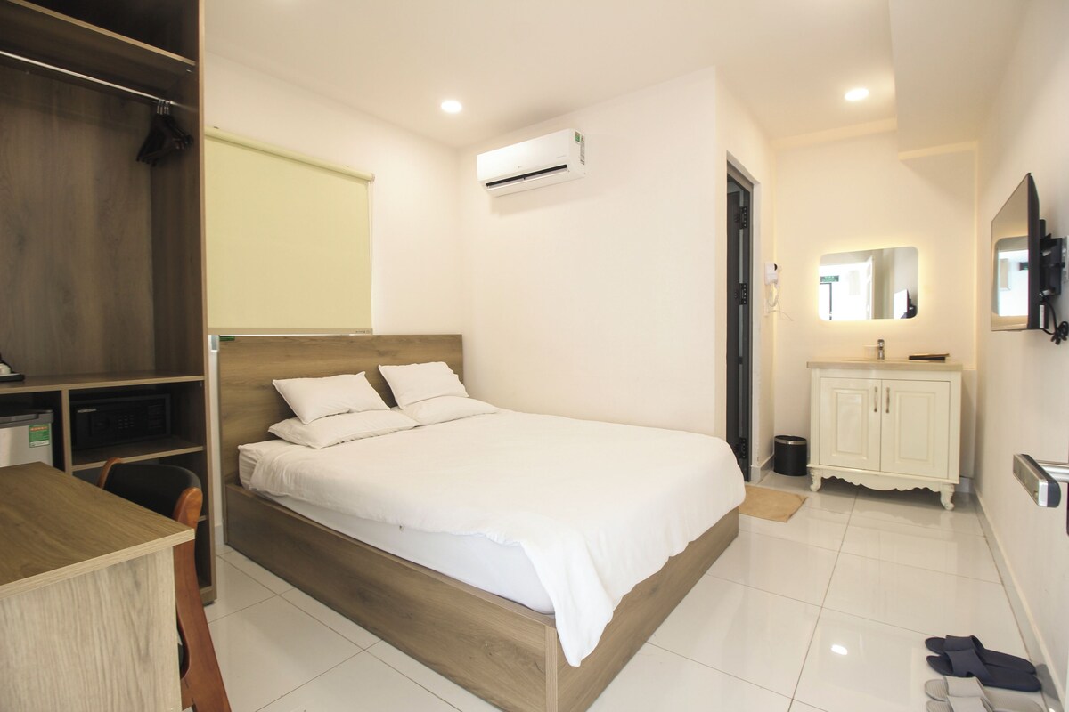Standard Double Room, City View