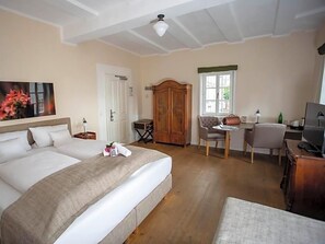 Unclassified image, 3 of 48, button - Altstadthotel Treysa (Schwalmstadt)