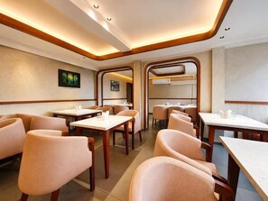 Dining - The Signature Munnar (Munnar)