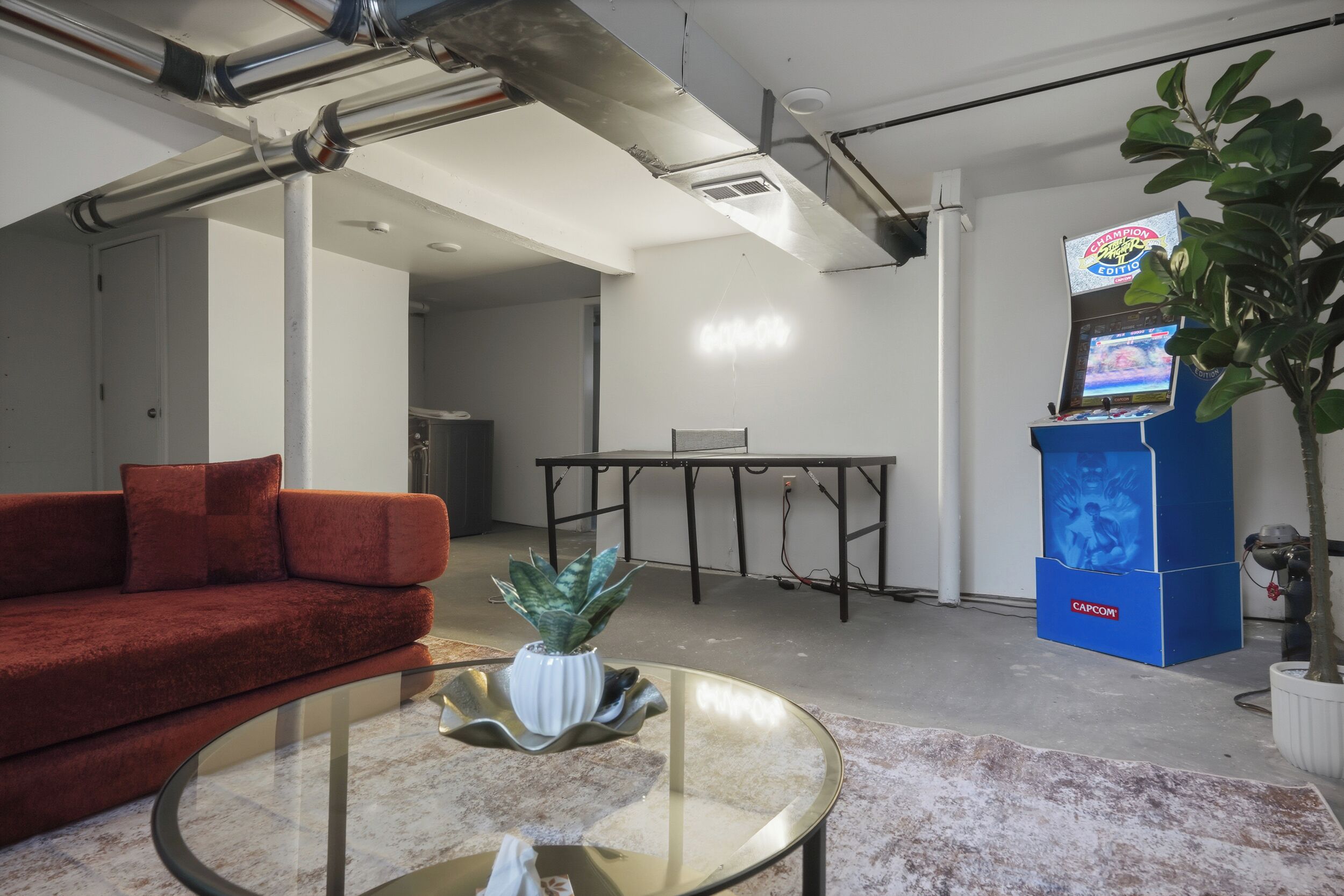 Stylish Detroit Retreat + Game Room, Arcade & Private Yard - Detroit, MI