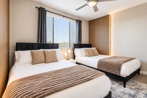 Bedroom 2: two queen beds, room for 4