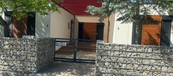 Motel M