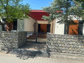 Unclassified image, 2 of 53, button - Motel M (Malacky)