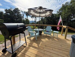 Outdoor dining - River Ridge 2 (Whitwell)