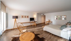 Unclassified image, 5 of 43, button - Hotel Ayllon (Ayllon)