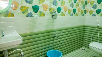 Villa | Bathroom | Towels, soap, shampoo