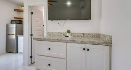 #13 | SPI Beach Escape | Modern Studio Pool | Pets