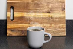 Coffee and/or coffee maker - Thena Hotel - Chic and Cozy Studio (Philadelphia)