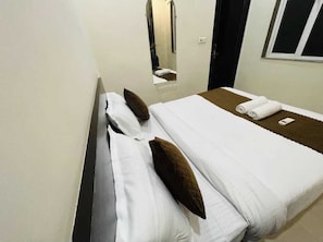 Unclassified image, 4 of 8, button - Get Book Hotel (Udaipur)