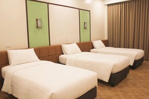 Deluxe Triple Room, Resort View | Spa - Port Royale Waterpark Resort Tacloban (Tacloban City)