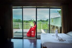Luxe cottage, balkon, uitzicht op heuvels