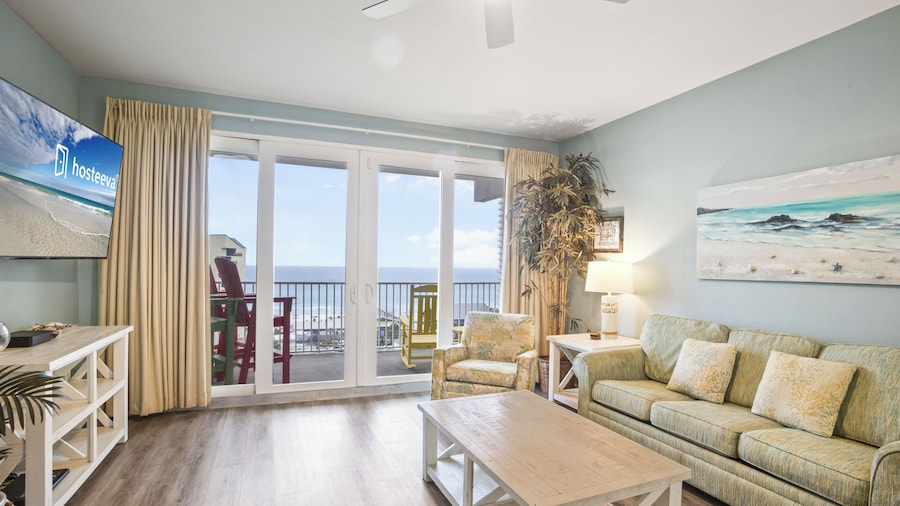 Laketown Wharf 824