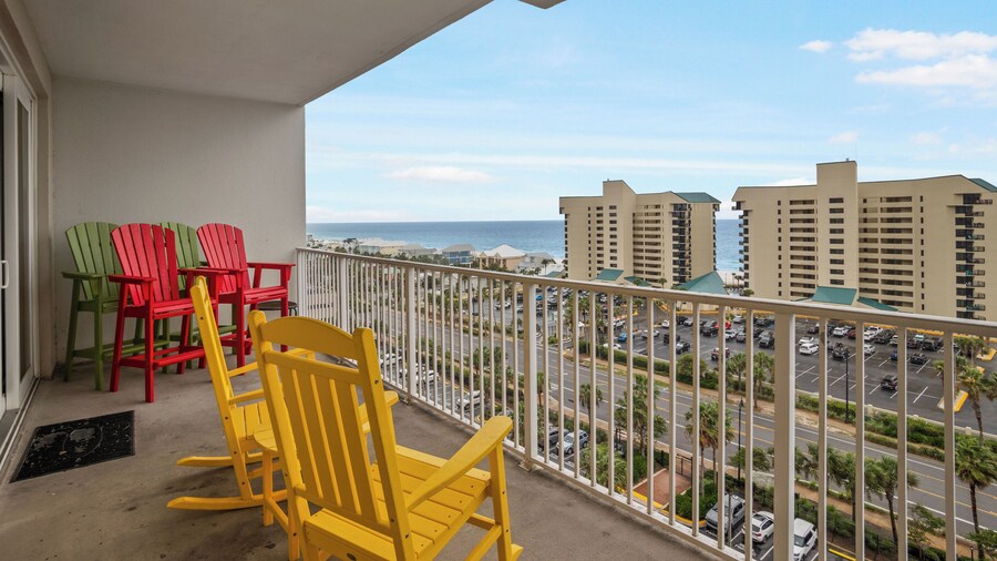 Laketown Wharf 824
