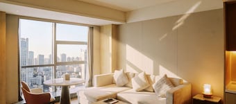 Xian Fengdong Grand Skylight Hotel