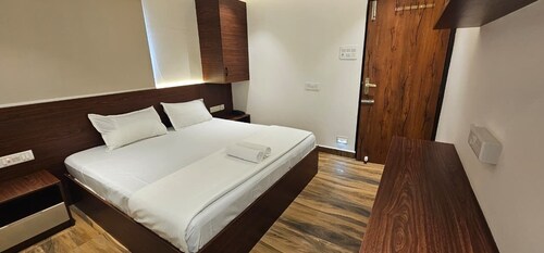 Chippy Residency Hotel Thoraippakkam