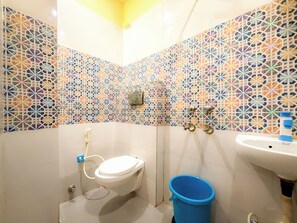 Deluxe Room | Bathroom - Hotel Avyan Palace (Vrindavan)