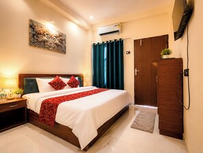 Superior Room - Hotel Avyan Palace (Vrindavan)