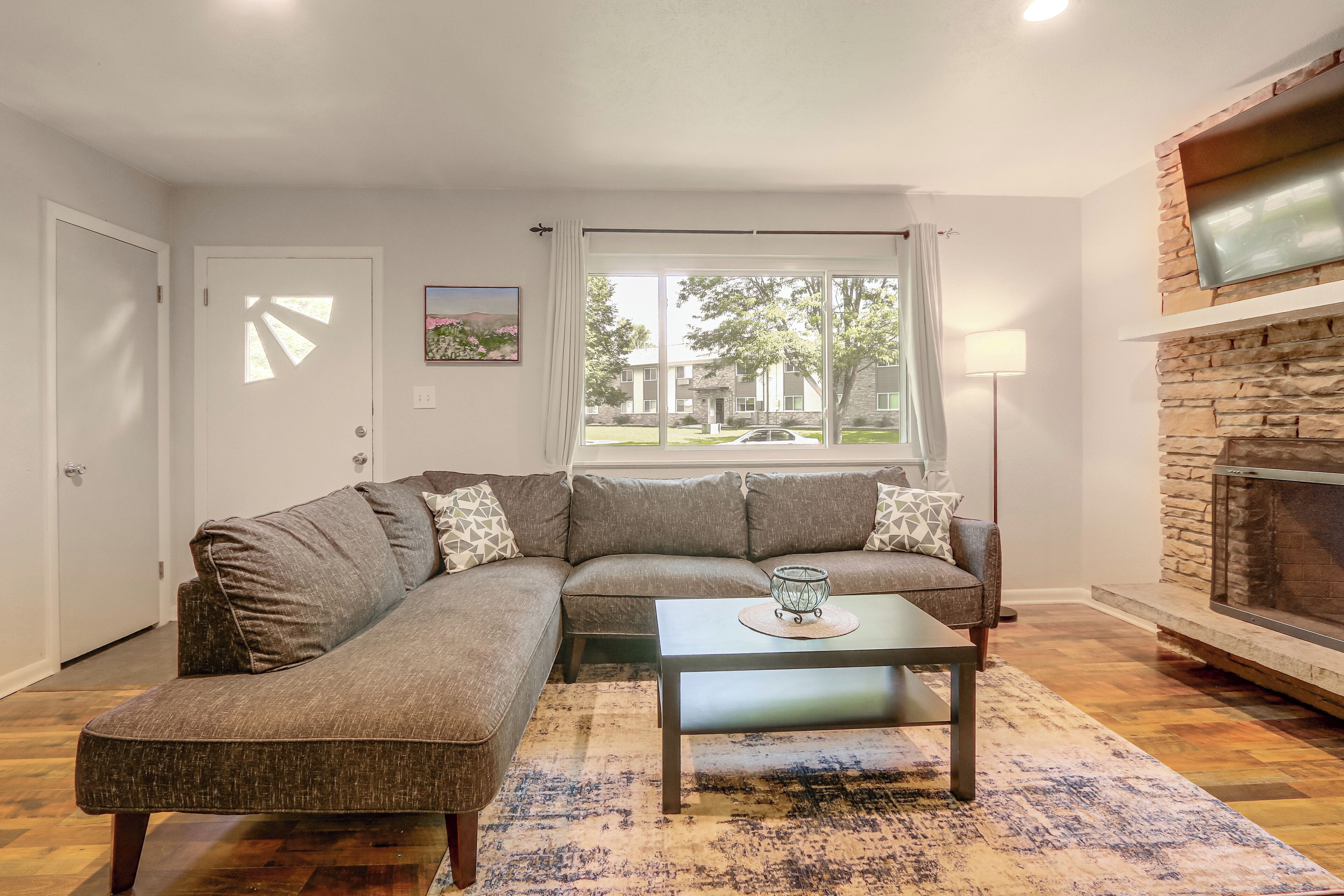 The Sugar Shack - Central Loveland Home W/ Patio - Loveland, CO