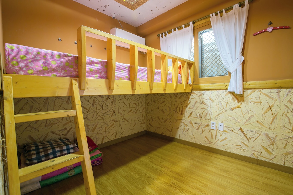 Kamar Keluarga, pemandangan kebun | Wi-Fi gratis