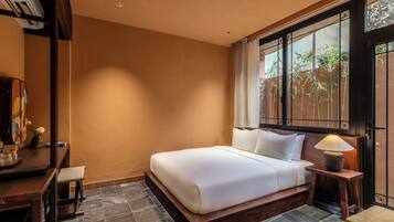 Standard Double Room, Balcony | Minibar, desk, blackout drapes, iron/ironing board (on request)