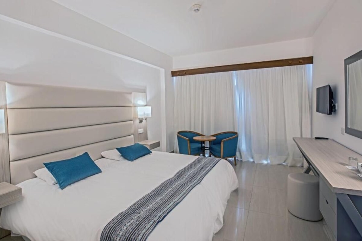 Chambre Standard Double ou avec lits jumeaux, balcon, vue ville