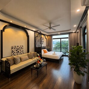 Studio Standar, balkon, pemandangan danau