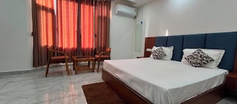 New Green Valley Hotel And Restaurant