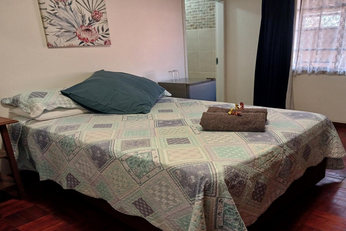 Habitación doble estándar | Tabla de planchar con plancha 