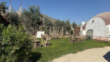 Superior Studio, Garden View | Outdoor dining