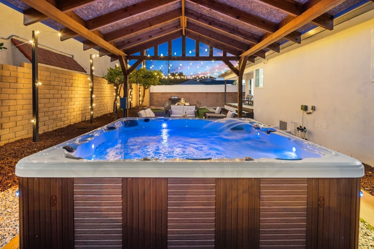 Outdoor spa tub