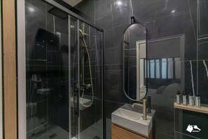 Bathroom - Stunning Apartment  - 4BR/8P - Gare de l'Est (Paris)