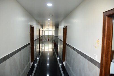 P A R GRAND LUXURY HOTEL