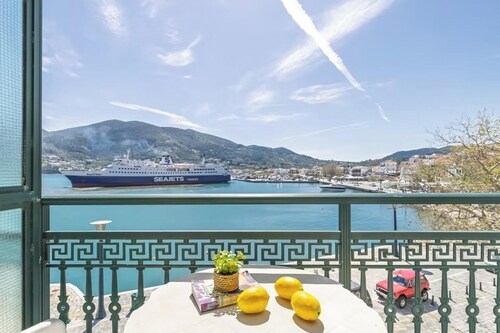 Lemonis Rooms - Seaview Gem by Skopelos Harbour