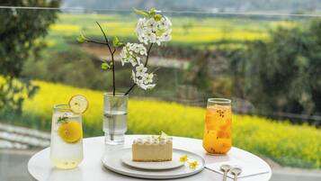 Tempat makan outdoor