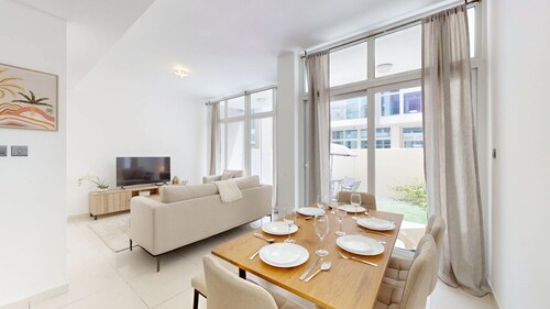 Private 3 Bed Villa with Garden l Malibu Waterpark