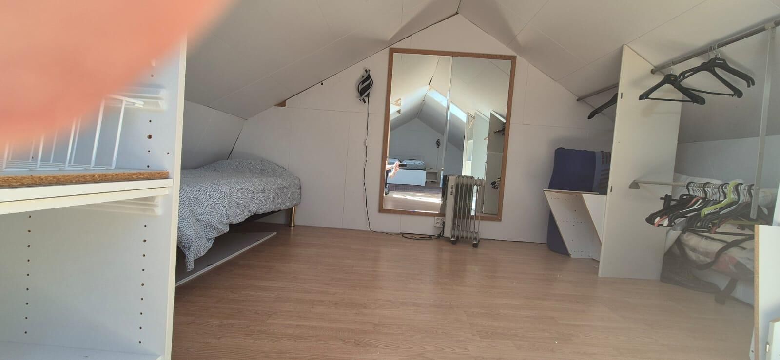 4 bedrooms, iron/ironing board, WiFi