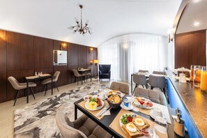 Dining - A1 Royal Plaza (Hlavní město Praha)
