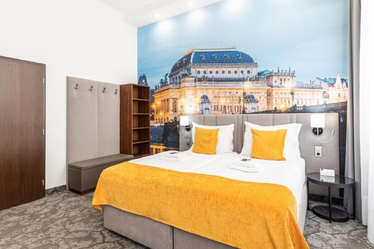 Classic Twin Room, City View