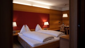 Unclassified image, 4 of 18, button - Room 5 with Mountain View (Badia)
