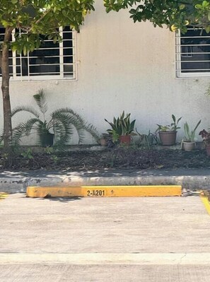 Property grounds - Ocean View | Wi-Fi | September Special | Coffee | 2BR | AC (Santo Domingo Este)