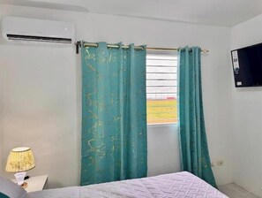 Room - Ocean View | Wi-Fi | September Special | Coffee | 2BR | AC (Santo Domingo Este)