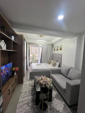 Classic Studio, Balcony, City View - Gold park View Palace - Studio (Nairobi)